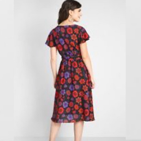 Modcloth Floral Flutter Sleeve Faux Wrap Dress size S - NWT - Picture 7 of 7